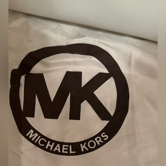 Michael Kors White Safiano Leather Handbag - Picture 3 of 16